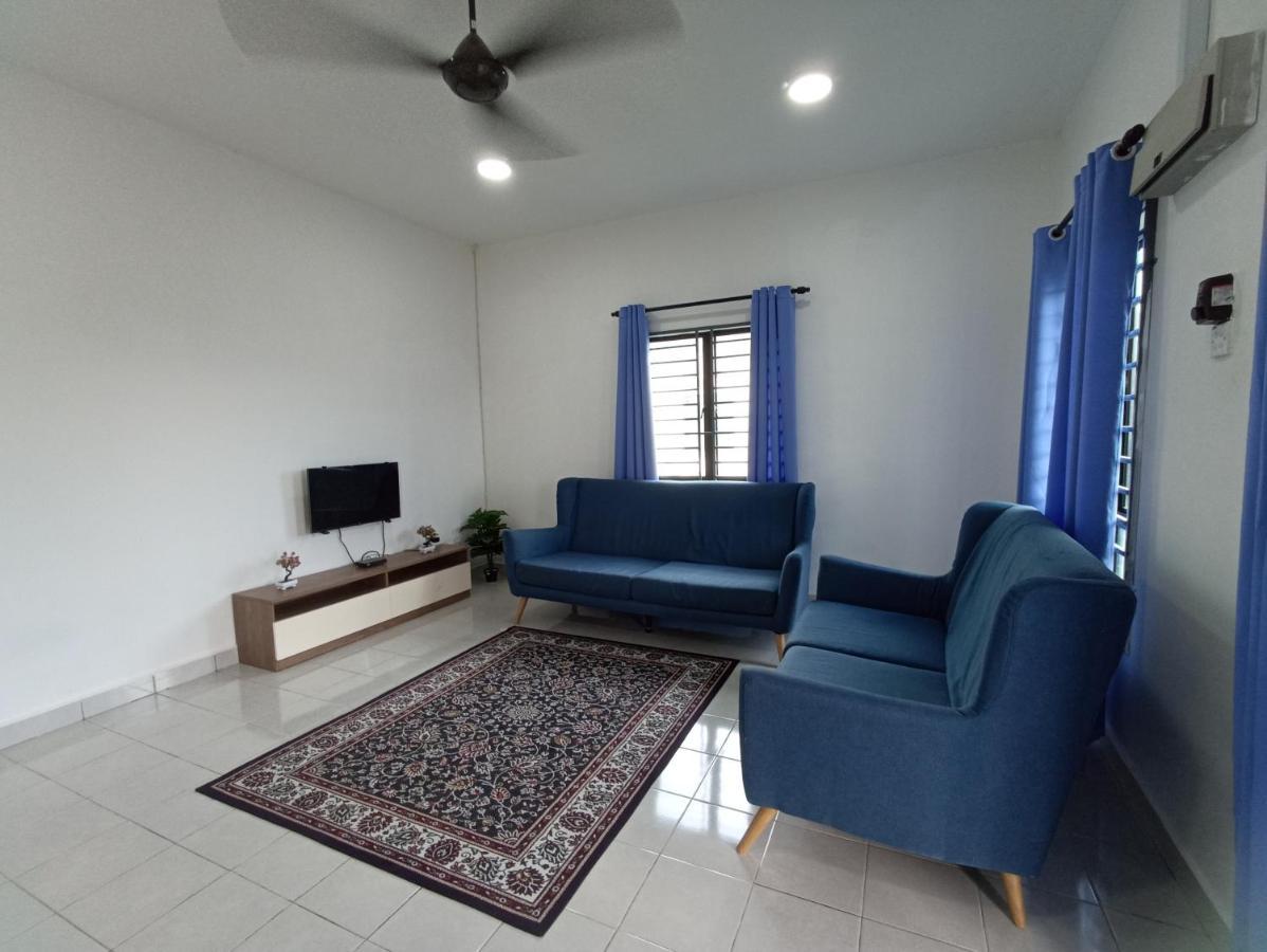 Aisya Homestay Bajet Karak Setia Екстериор снимка
